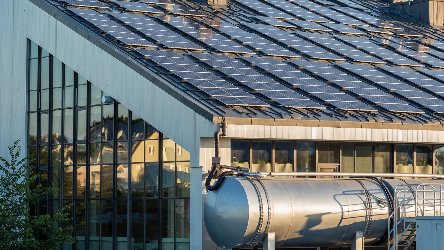 What is Thermal Energy Storage and How Does It Benefit Commercial Buildings?