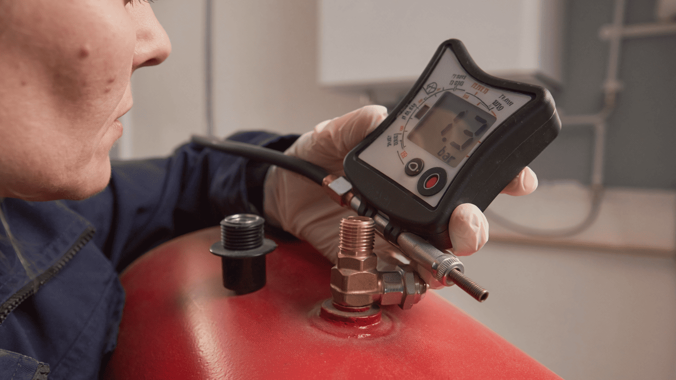 Reflex Pre-Charge Pressure Settings: 1.0 Bar vs 1.5 Bar for UK Sealed Systems