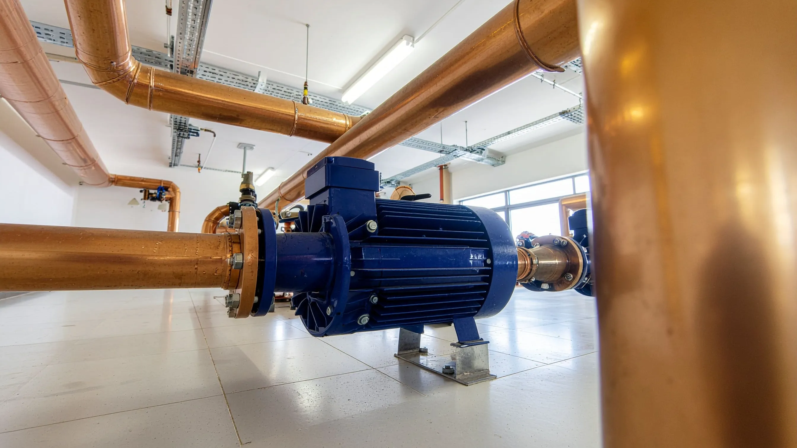 How Controlling Water Temperature Stops Legionella Growth in Commercial Buildings
